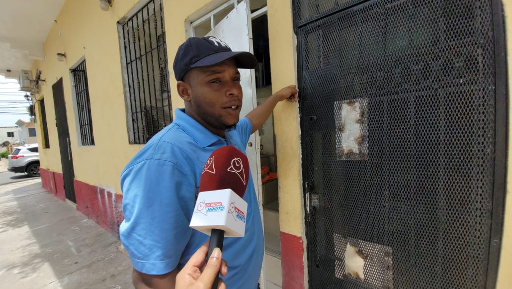 Hedor que emana del mar afecta a residentes en Zona Colonial