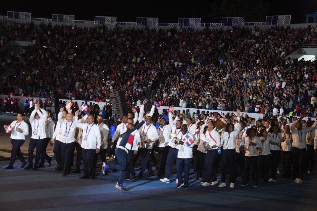 Elegancia distingue a delegación dominicana en desfile inauguración de San Salvador 2023 | De Último Minuto