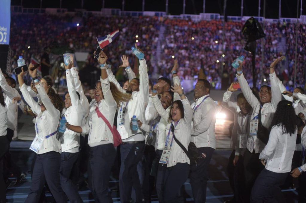 Elegancia distingue a delegación dominicana en desfile inauguración de San Salvador 2023 | De Último Minuto