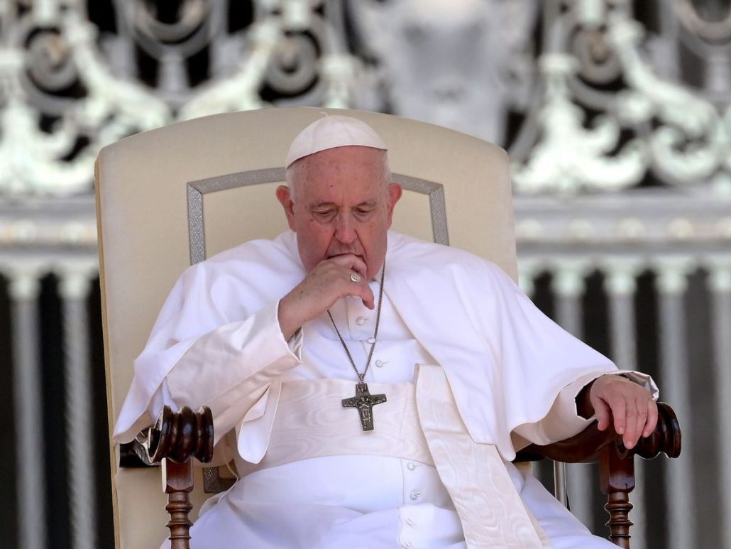 El papa Francisco vuelve a operarse con anestesia general