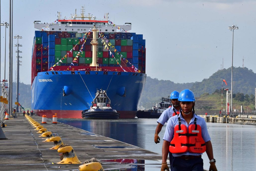 Canal de Panamá reduce número de tránsitos diarios de buques debido a la sequía