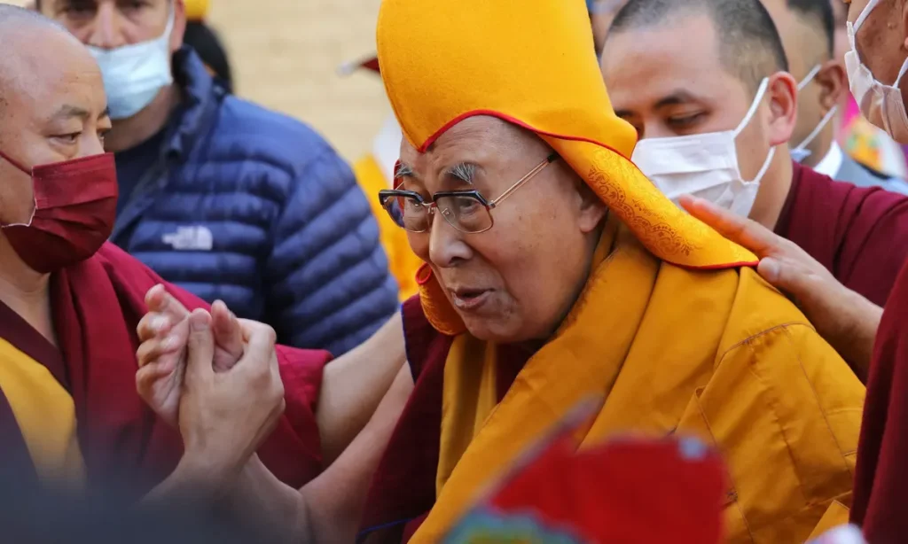 El dalái lama cumple hoy 88 años de vida