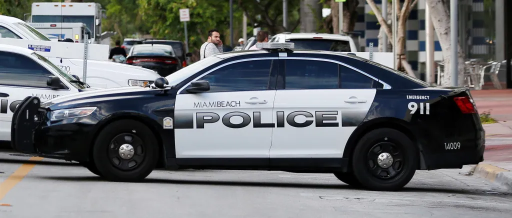 Policía abate a hombre que tomó de rehén a una mujer dentro de una tienda en Miami