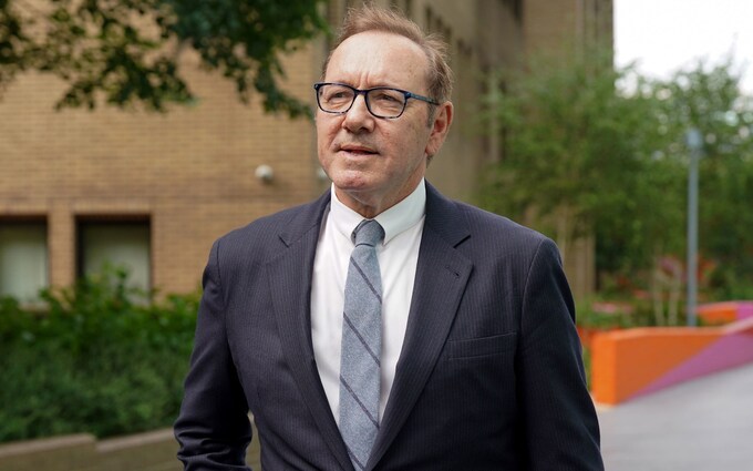 Kevin Spacey recuerda sus inicios como actor al declarar en su juicio por cargos sexuales