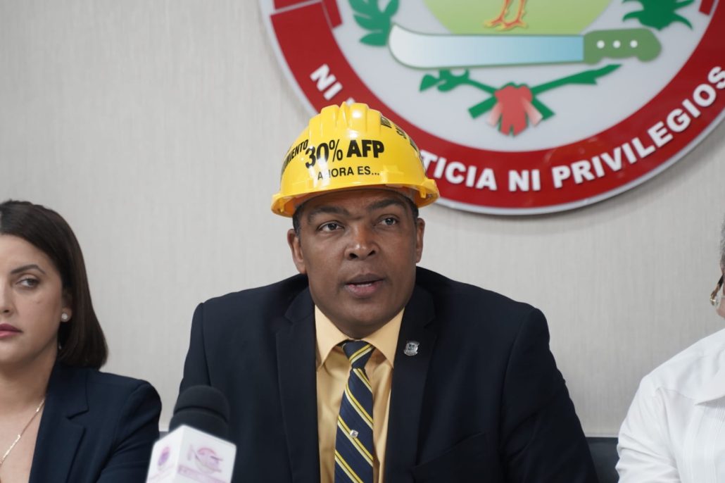 Pedro Botello presenta sus aspiraciones a candidatura presidencial por el PRSC