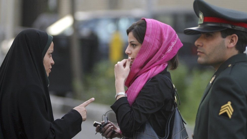 Preocupación por castigos que pudieran recibir las mujeres que no respeten código de vestimenta en Irán - Noticias de hoy en República Dominicana | De Último Minuto