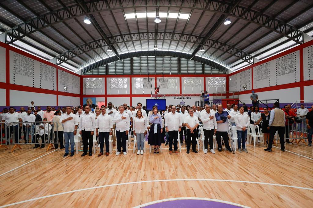 Raquel Peña entrega varias instalaciones deportivas en GSD | De Último Minuto