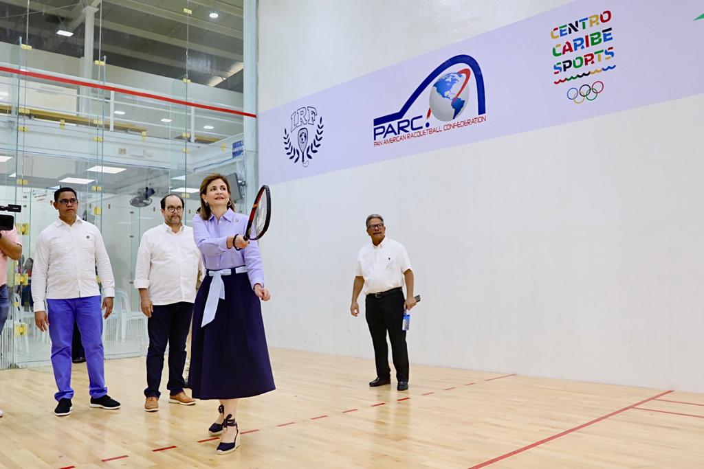 Raquel Peña entrega varias instalaciones deportivas en GSD | De Último Minuto