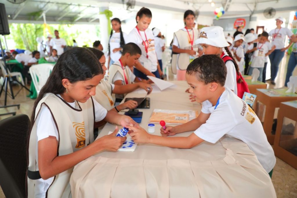 JCE realiza primeras elecciones infantiles; gana el valor "Justicia" | De Último Minuto