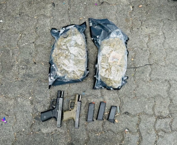 Ocupan marihuana y dos pistolas en Puerto de Haina