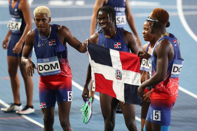 República Dominicana gana oro en los relevos 4x400 mixtos en Juegos de San Salvador