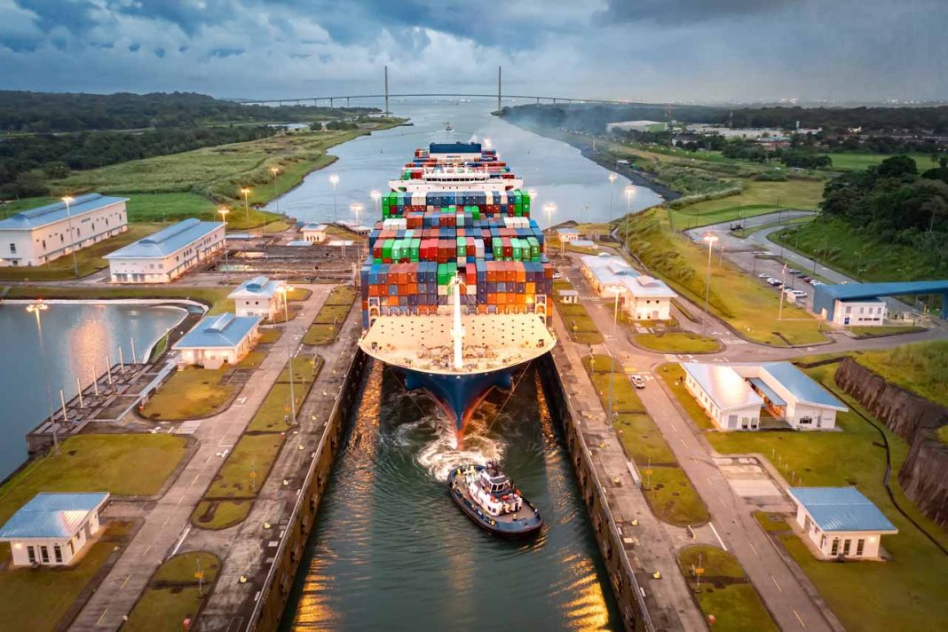 El canal de Panamá proyecta ingresos de 4.776 millones de dólares en 2024