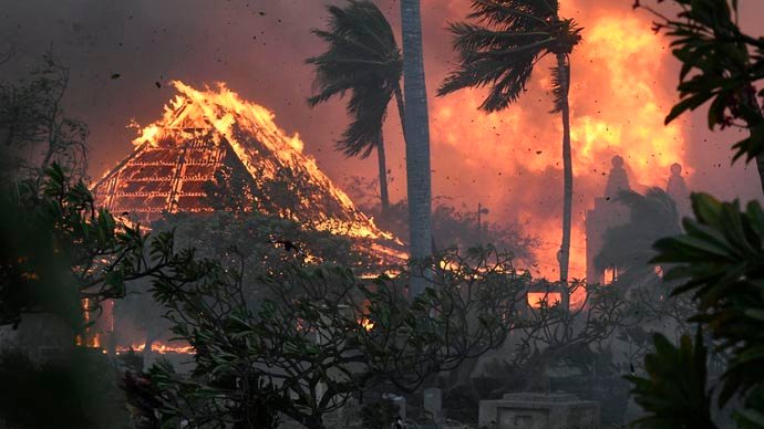 Elevan a 106 el número de fallecidos en los incendios en Maui