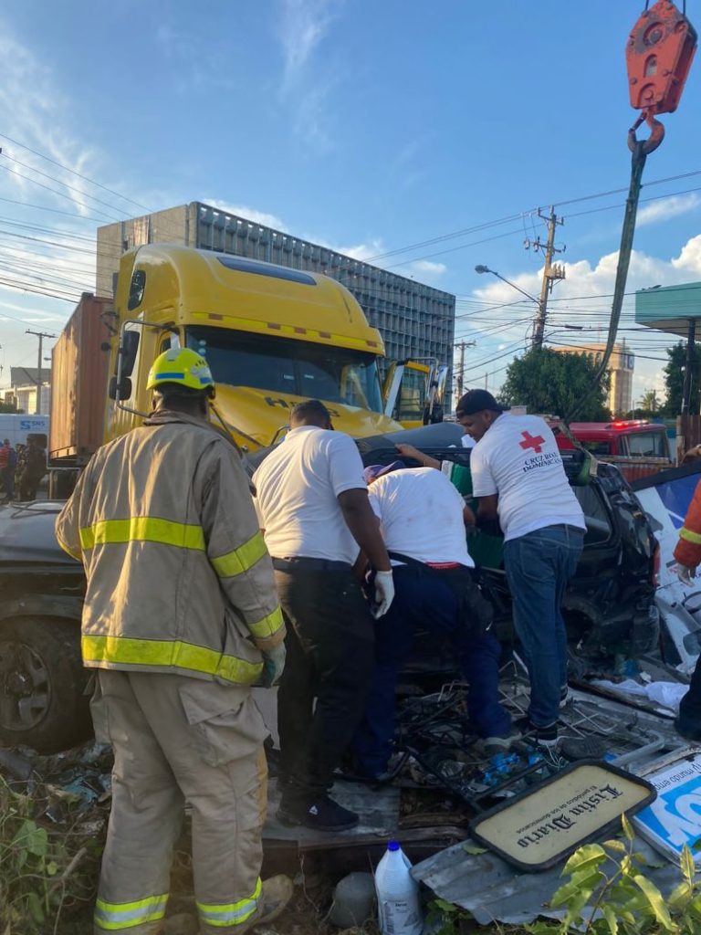 Seis personas fueron trasladadas a un centro de salud tras accidente con patana en Av. Máximo Gómez | De Último Minuto