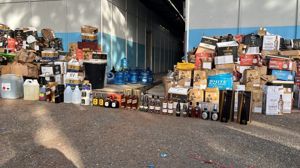 Prisión preventiva para acusados de comercializar bebidas adulteradas en Santiago
