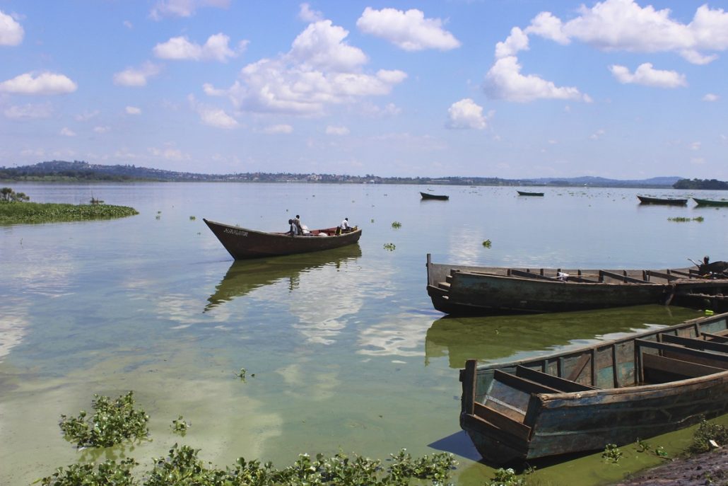 Mueren 25 personas tras volcar una embarcación en el lago Victoria en Uganda