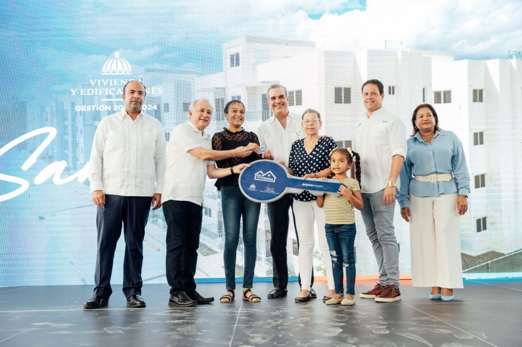Presidente Abinader y Ministro Bonilla entregan 200 apartamentos en "Mi Vivienda San Luis" - Noticias de hoy en República Dominicana | De Último Minuto