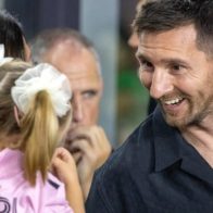 Messi, lesionado pero presente en la grada para animar al Inter Miami en final de Copa - Noticias de hoy en República Dominicana | De Último Minuto