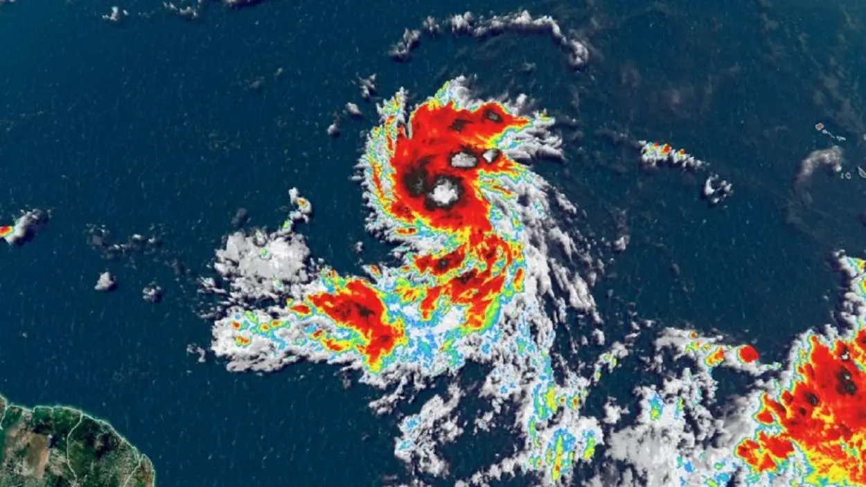 Lee se convierte en poderoso huracán categoría 4 - Noticias de hoy en República Dominicana | De Último Minuto