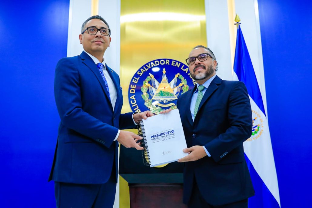 Gobierno de El Salvador presenta presupuesto 2024