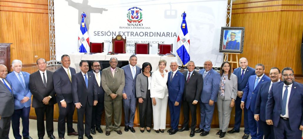 Senado realiza sesión extraordinaria en Puerto Plata