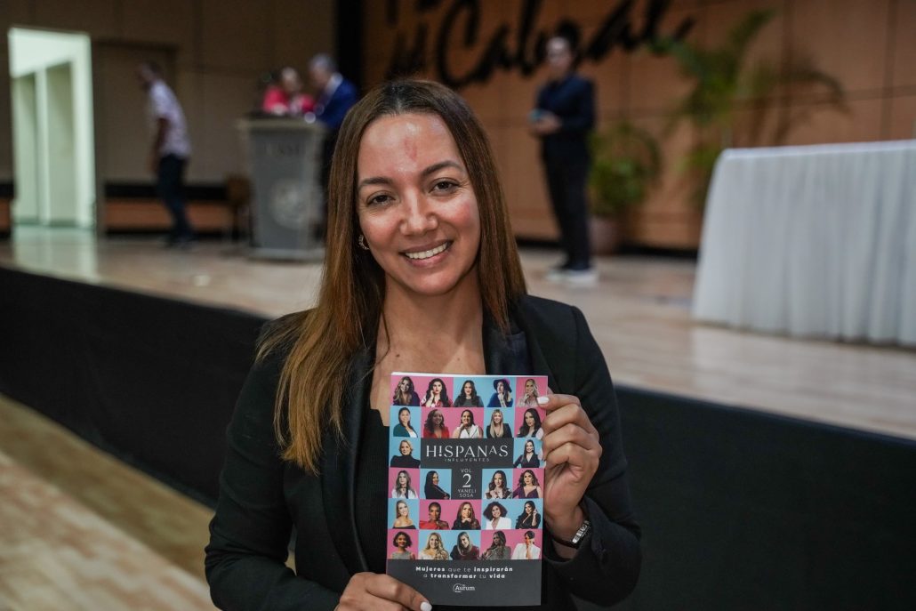 Yaneli Sosa presentará en RD su libro “Hispanas Influyentes” versión 2023