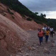 MOPC trabaja para habilitar paso en la carretera Barahona-Enriquillo luego del derrumbe - Noticias de hoy en República Dominicana | De Último Minuto