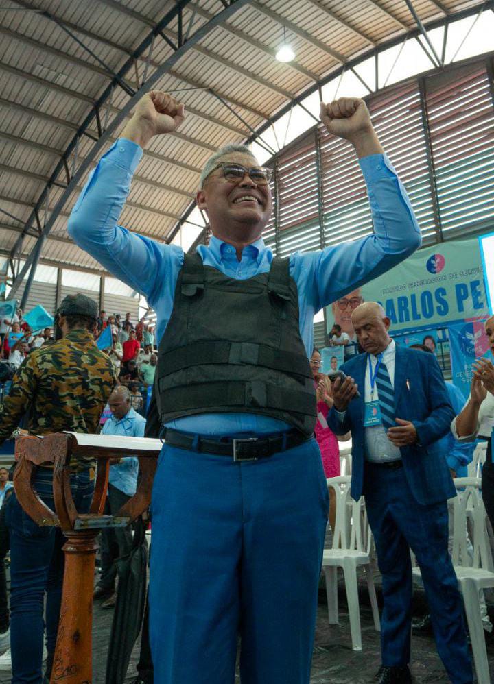 Carlos Peña proclamado candidato a la presidencia
