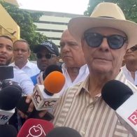 Primarias PRM | Hipólito Mejía ejerce su derecho al voto - Noticias de hoy en República Dominicana | De Último Minuto