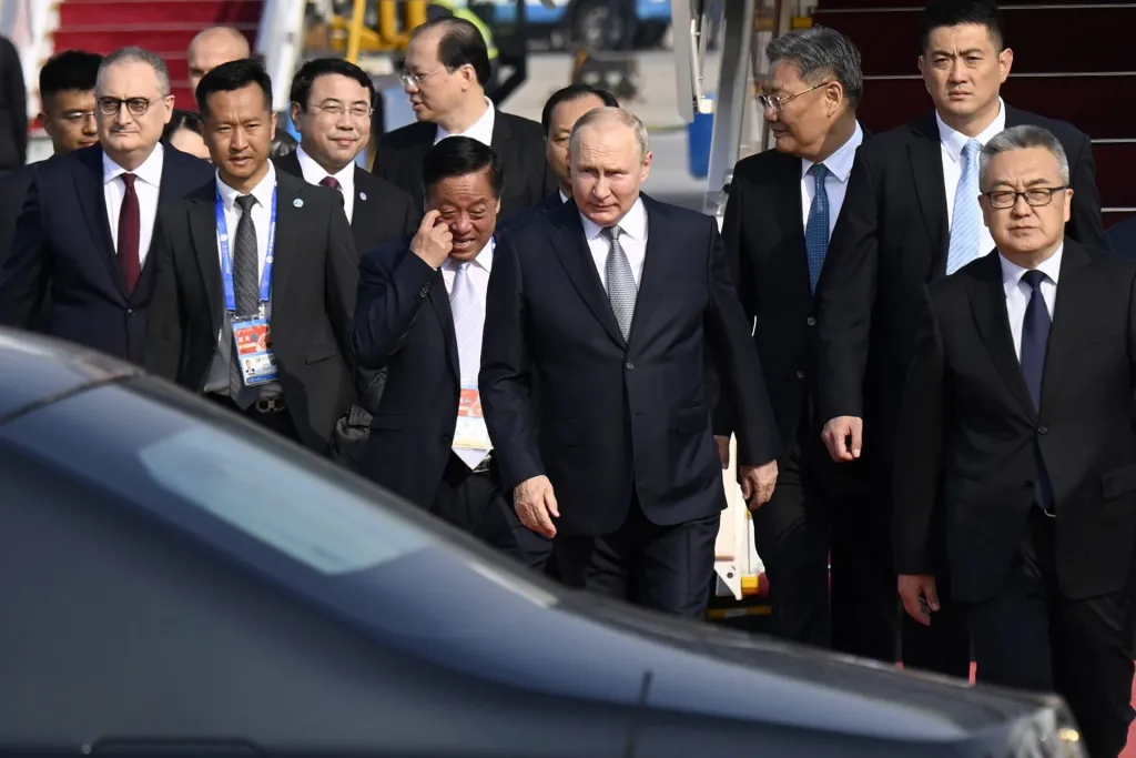 Putin aterriza en Pekín para reunirse con Xi Jinping