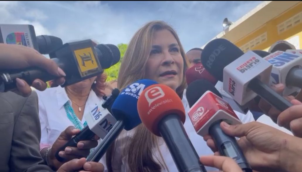 Primarias PRM | Carolina Mejía ya votó y exhorta a los perremeistas hacerlo