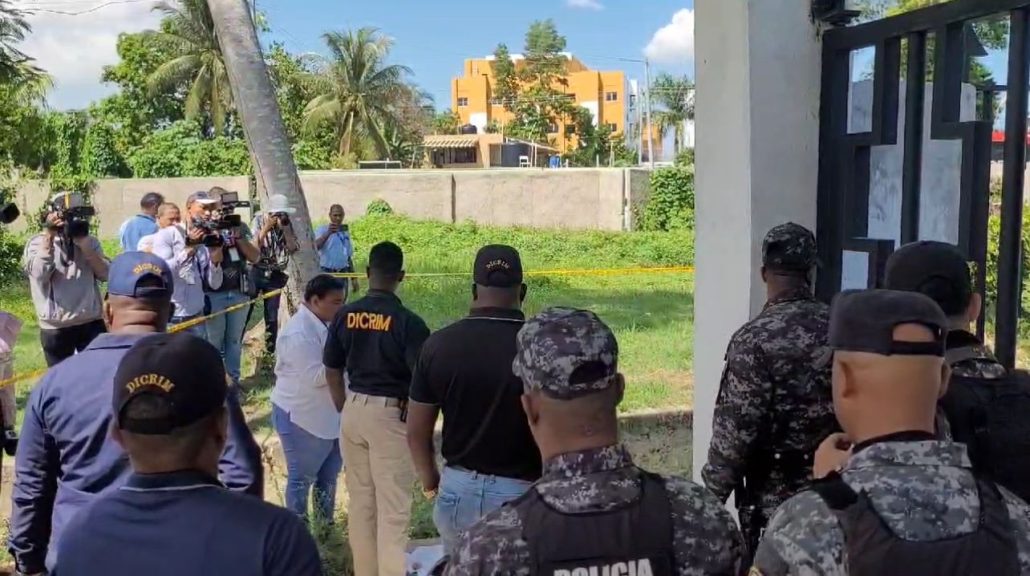 El Inacif llega al cementerio Cristo Salvador para levantar los cuerpos de recién nacidos