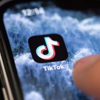 Bruselas pide a TikTok adaptarse a la normativa europea contra contenido ilegal - Noticias de hoy en República Dominicana | De Último Minuto