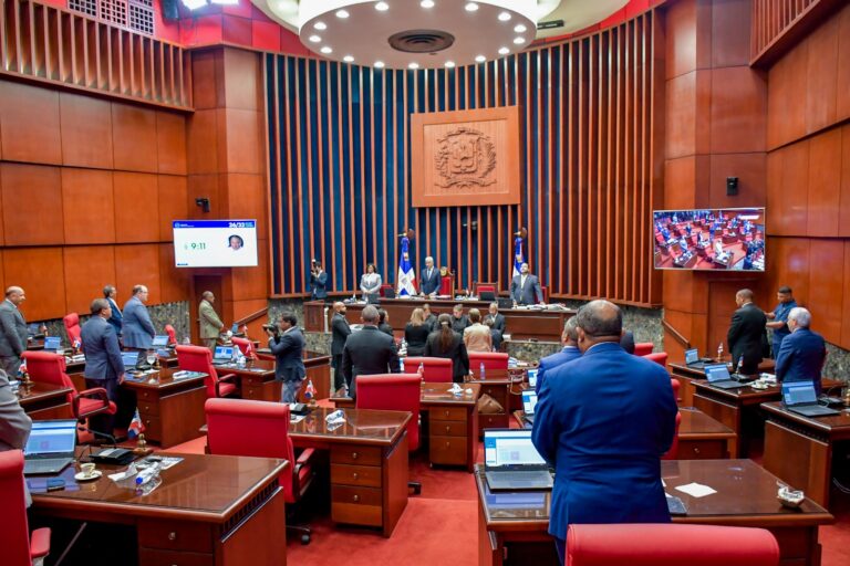 Senado suspende sesión por falta de quórum