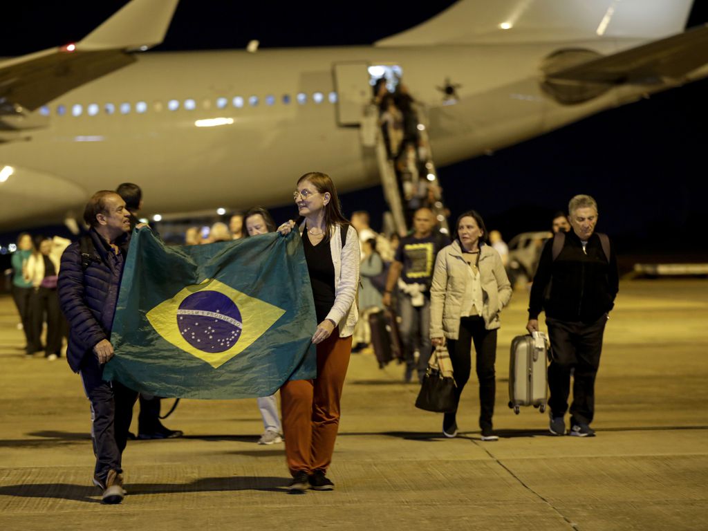 Llega a Brasil un segundo grupo con 214 repatriados de Israel