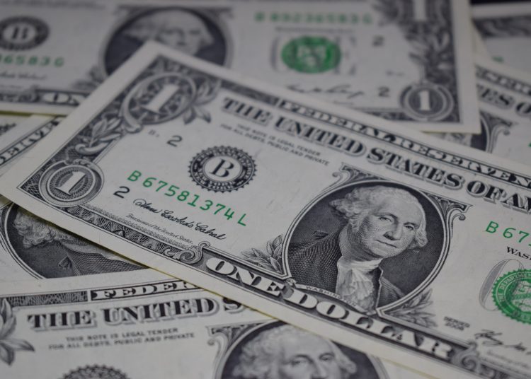 El dólar supera la barrera de los RD$56.90 para la venta (0.07%)