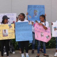 Familiares reclaman justicia por muerte de joven, supuestamente a manos de un policía - Noticias de hoy en República Dominicana | De Último Minuto