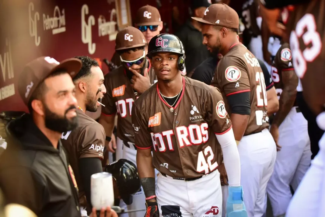 ¡Victoria! Gigantes dejan en dos hits a las Estrellas y ganan décimo juego