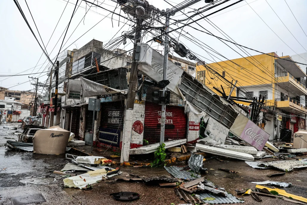 México emite primeros apoyos económicos y fiscales para afectados por Otis en Guerrero