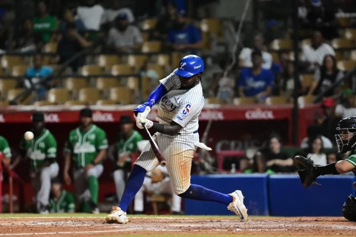 Licey extiende a nueve la racha de derrotas de las Águilas al vencerlas 8-7