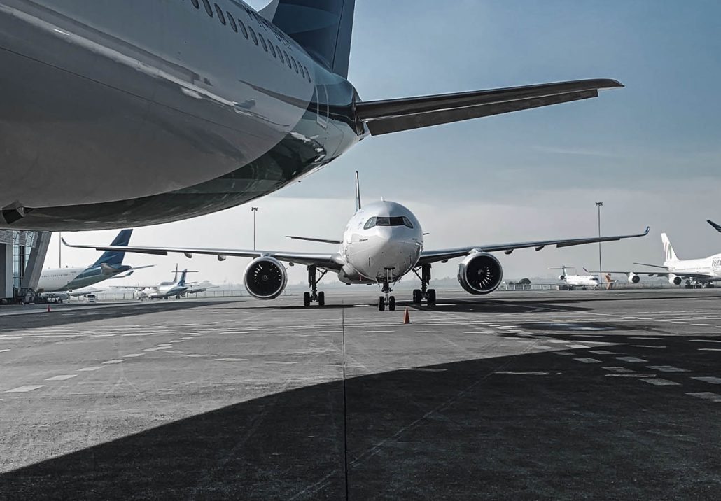 Demanda de transporte aéreo aumenta un 30% y se sitúa casi a los valores de 2019