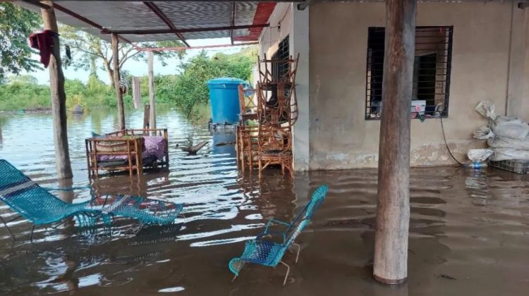 Lluvias provocan inundaciones en comunidades de dos regiones en Venezuela