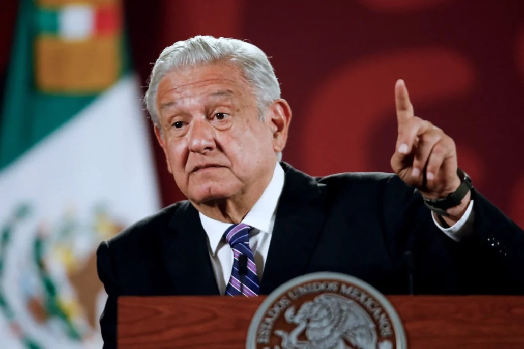 El presidente de México acusa a traficantes de personas de organizar caravanas migrantes