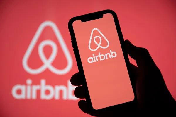Multan en Australia a Airbnb con más de 10 millones de dólares por engañar a usuarios