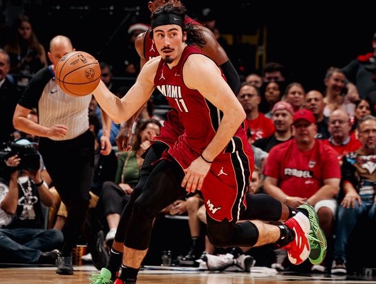 Miami Heat gana ante los Philadelphia 76ers por 119-113 