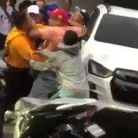 ¡Conflicto! Candidatos a alcalde y regidor del PRM se forcejean uno al otro - Noticias de hoy en República Dominicana | De Último Minuto