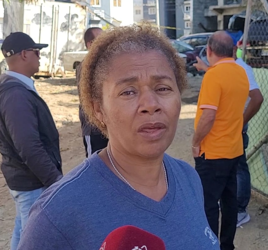 Residentes en calle inundada de Manoguayabo denuncian intimidación por propietarios constructora MDLSL