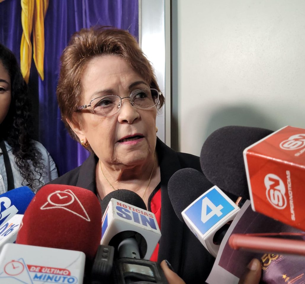 Alejandrina Germán afirma calidad de la educación es una responsabilidad colectiva