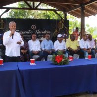 Perremeista realizan encuentro navideño en Monte Plata