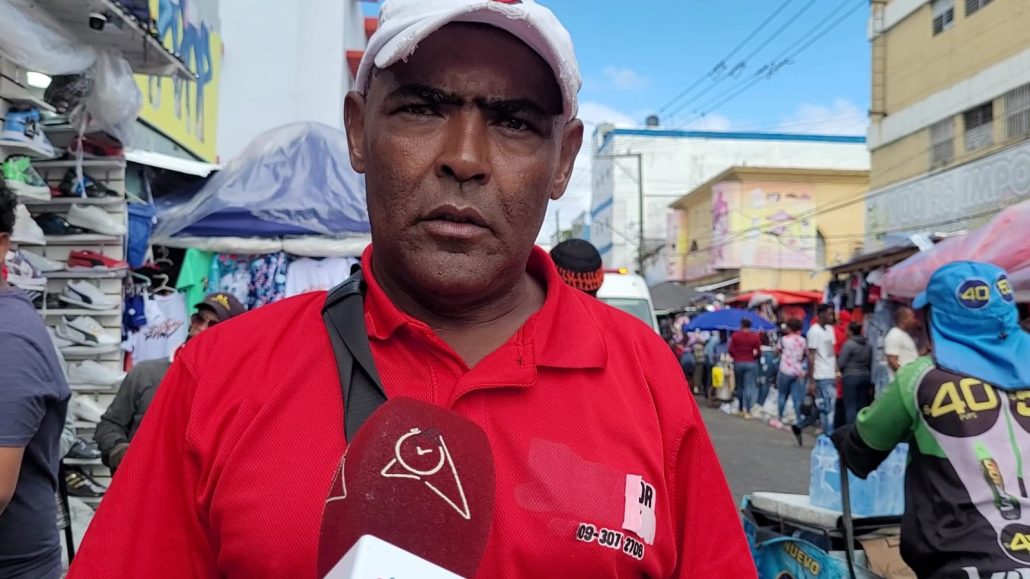 Comerciantes en av. Duarte califican ventas como “muy buenas” este año